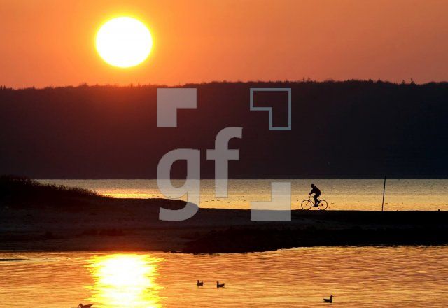 EF22_SonnenuntergangSolituede_0122.jpg