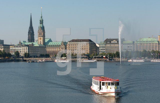 FJ09_HamburgAlster1_0108.jpg