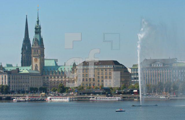 FJ09_HamburgAlster2_0148.jpg