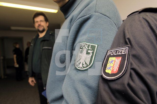NL18_Polizei07_0136.JPG