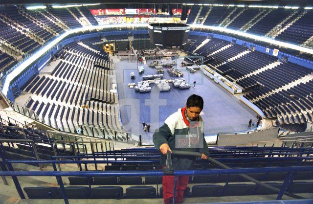 DM06_ColorLineArena_0909.jpg