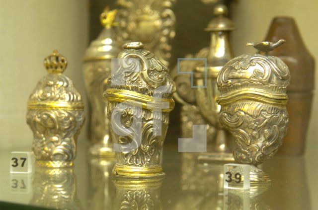 FL06_MuseumRiechdosen2_0120.jpg