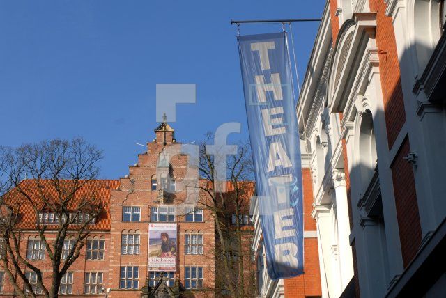 IE27_Theater01_0189.JPG