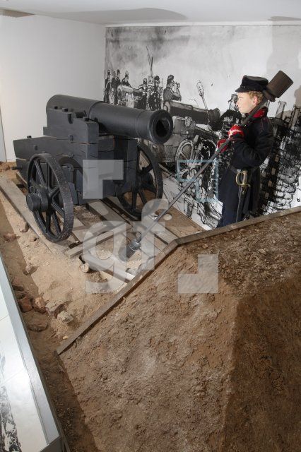KH03_Kanone01_0141.JPG