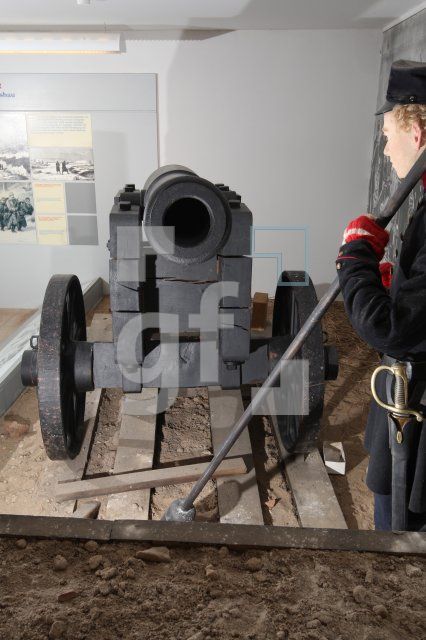 KH03_Kanone04_0151.JPG