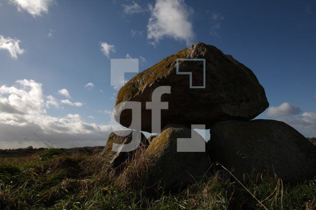 LL25_Megalith34_0176.JPG