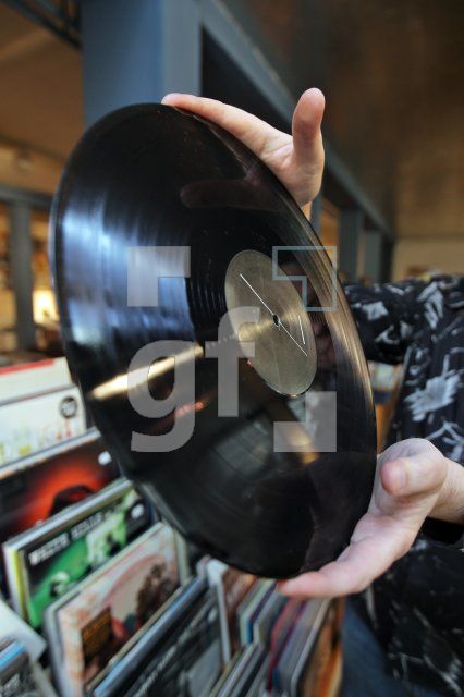 OL16_Vinyl05_0179.JPG
