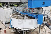 ZAH24_Re_0102.JPG